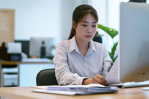 nhân viên nghiệp vụ là gì