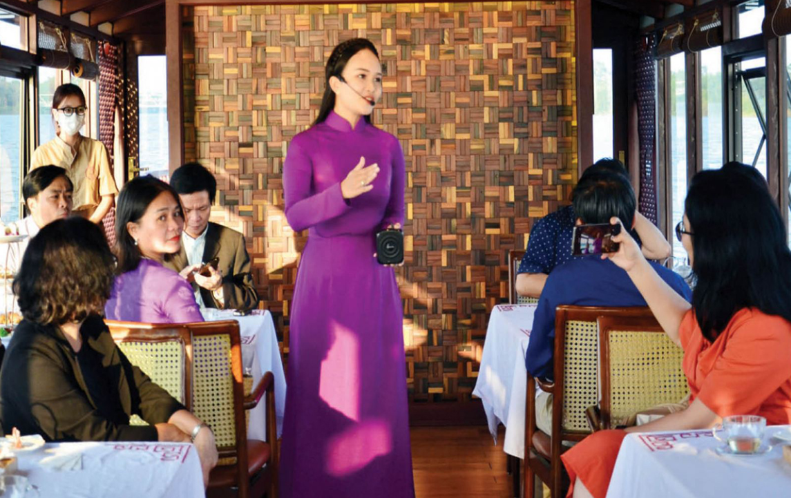 Ngành Văn Hóa Du lịch Là Gì? Cơ Hội, Lương & Trường Học Tốt Nhất 2025